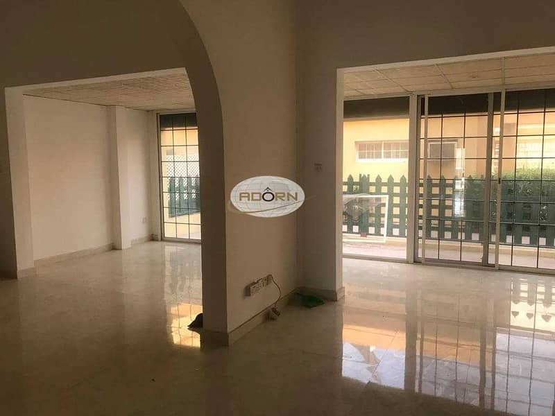 2 Nice 4 bedroom plus maid compound villa with pool  in Jumeirah
