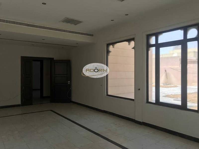18 Spacious and Bright luxury 6 bedroom independent villa  for rent in Jumerah
