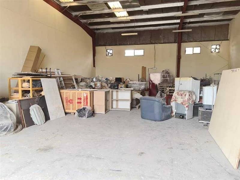 2500 square feet warehouse with 38 kilovolt power for rent in Al Quoz 4