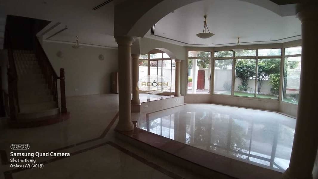 6 Spacious 4 bedroom  commercial villa for rent