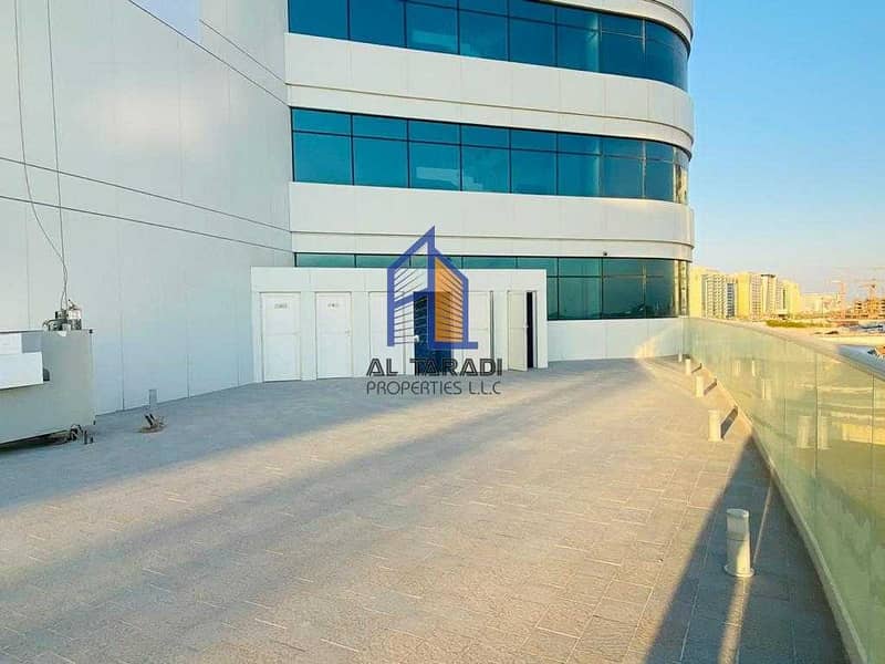 Stellar Amenities at your Fingertips. Stellar Amenities at your Fingertips.
