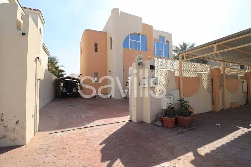 Comfortable 5BED villa next to the main road Comfortable 5BED villa next to the main road