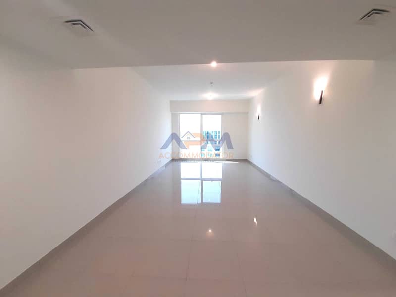 Hot Offer (No Commission )Full sea view 3bhk with AC chiller free Hot Offer (No Commission )Full sea view 3bhk with AC chiller free