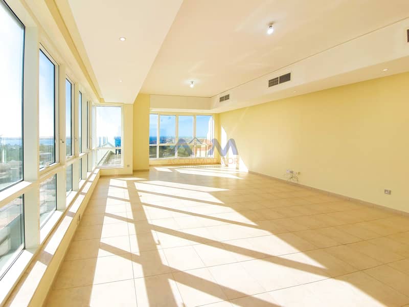 Sea View ! Huge 3 Bed Apartment with Maid. Sea View ! Huge 3 Bed Apartment with Maid.