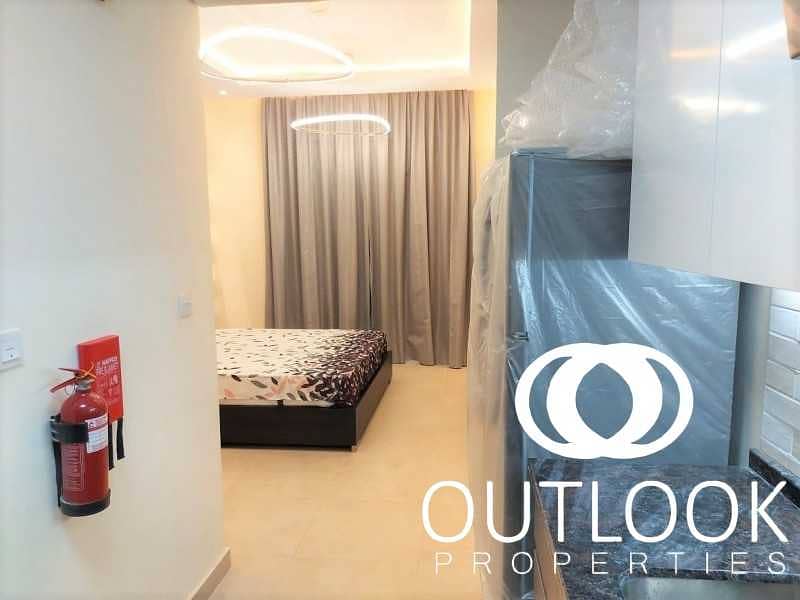 8 Brand New Studio + Balcony | Amazing View | Vacant