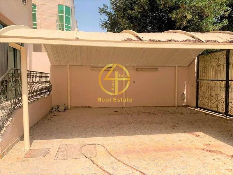 Villa with private entrance|8 beedrooms|driver's room|prime location