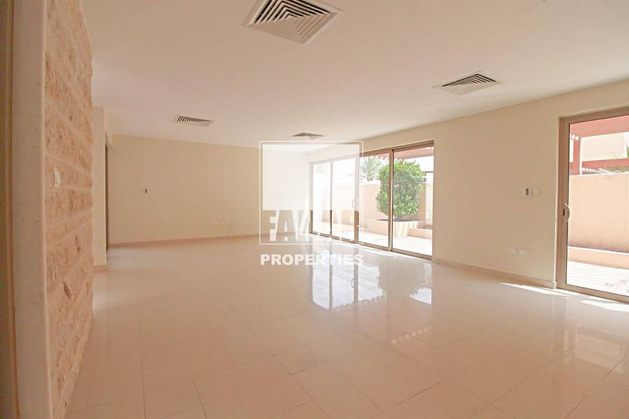 7 Big Layout 4BR Villa with Private Garden and Pool!