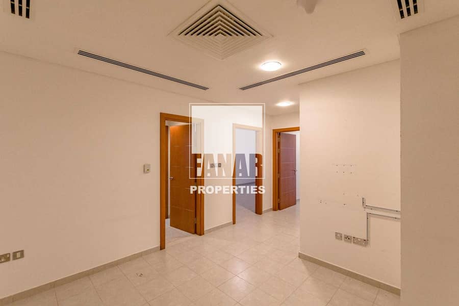 7 Available Now | Spacious Apartment with Balcony