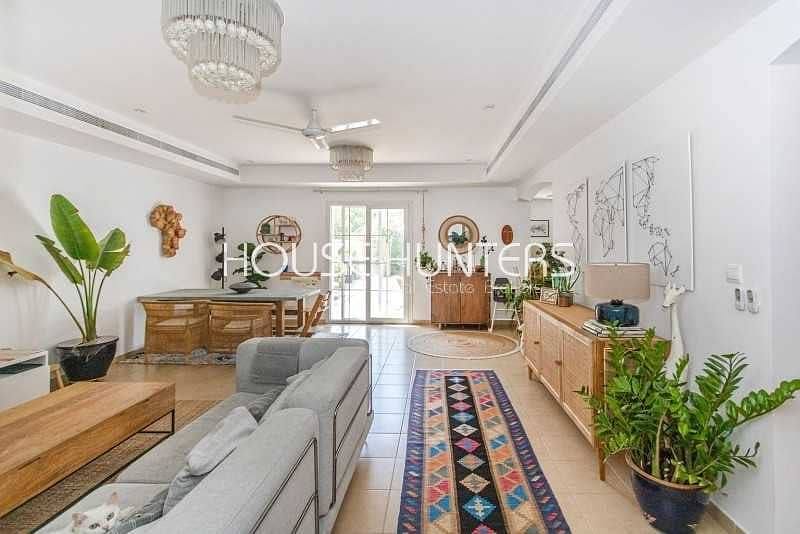 14 Backing the park| Lovely Location