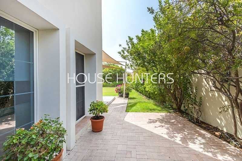 8 3 bedroom | Lovely Villa in Alma | Close to pool