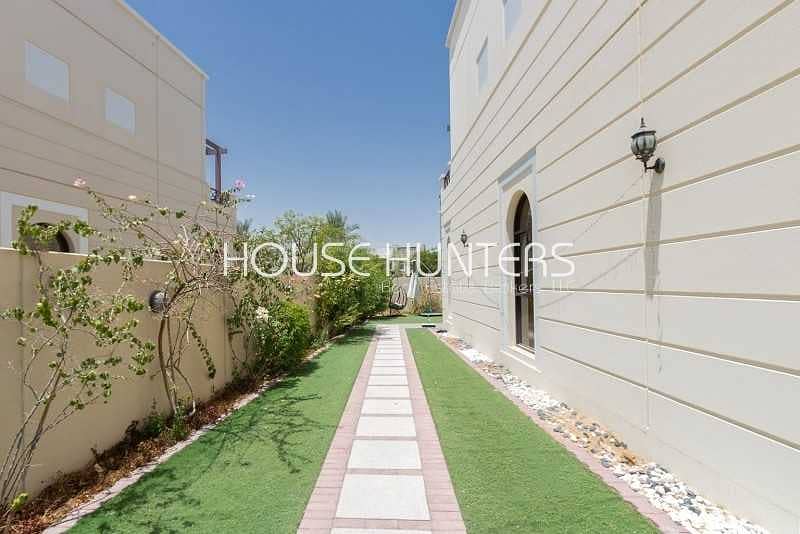 12 Exclusively Listed End Unit in Naseem | 4 bedroom