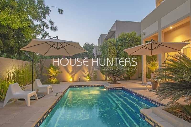 5 Corner Plot|Stunning garden|Private pool|Park view