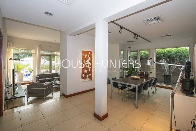 10 Corner Plot|Stunning garden|Private pool|Park view