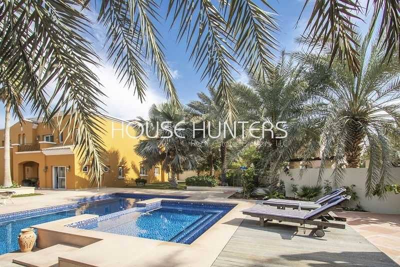 10 000 plot with pool |6 beds