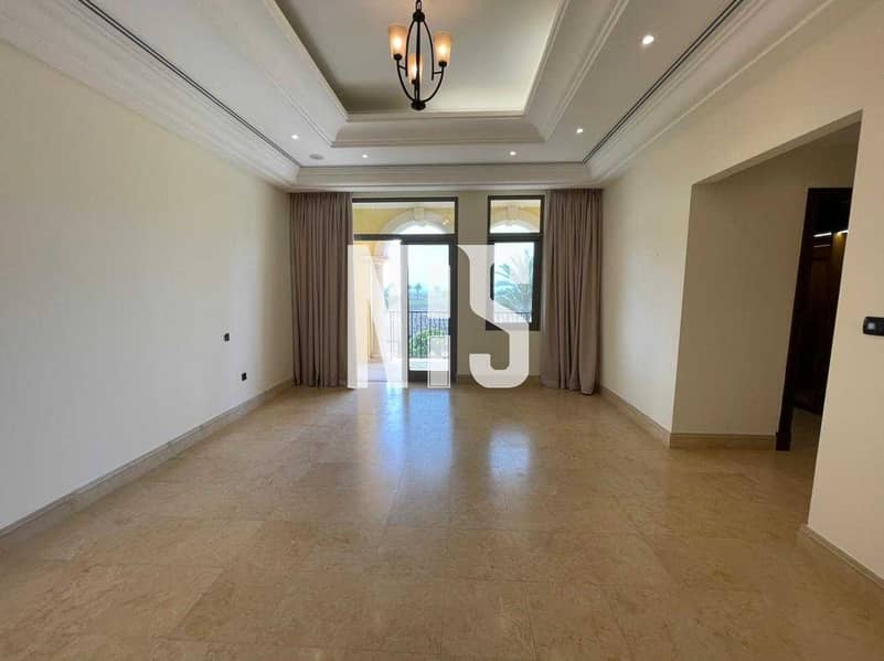 18 spacious excutive villa with golf course view  .