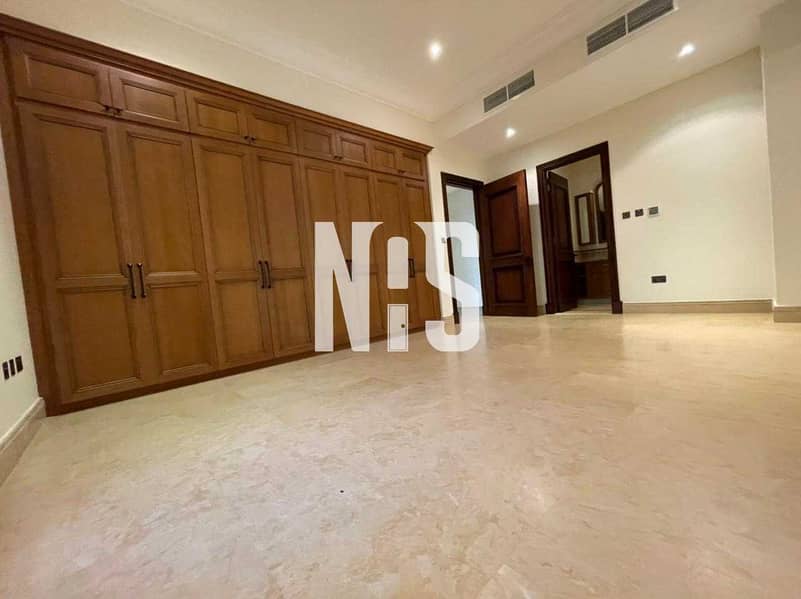 26 spacious excutive villa with golf course view  .