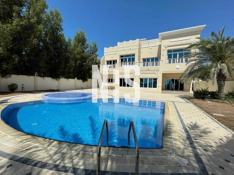 32 Spacious and Luxury Villa |  Private Swimming Pool