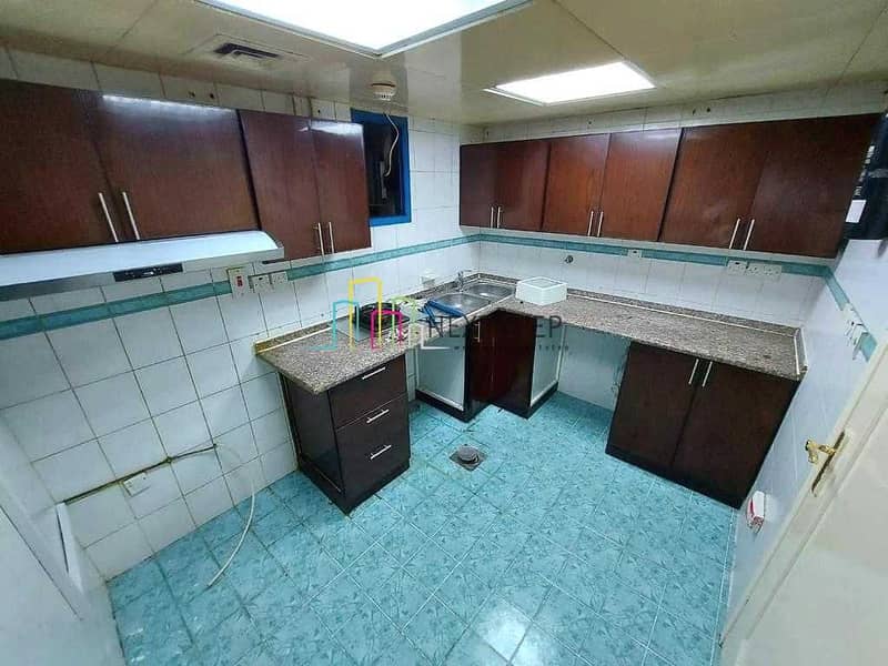 15 Captivating Spacious 3 Bedroom Apartment in Hamdan St