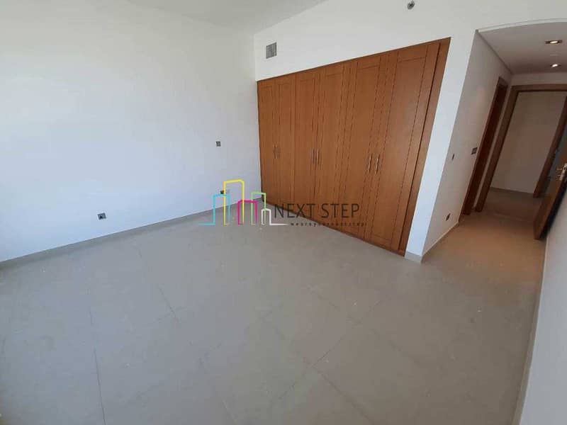 20 Balcony with All Facilities & 2 Parkings