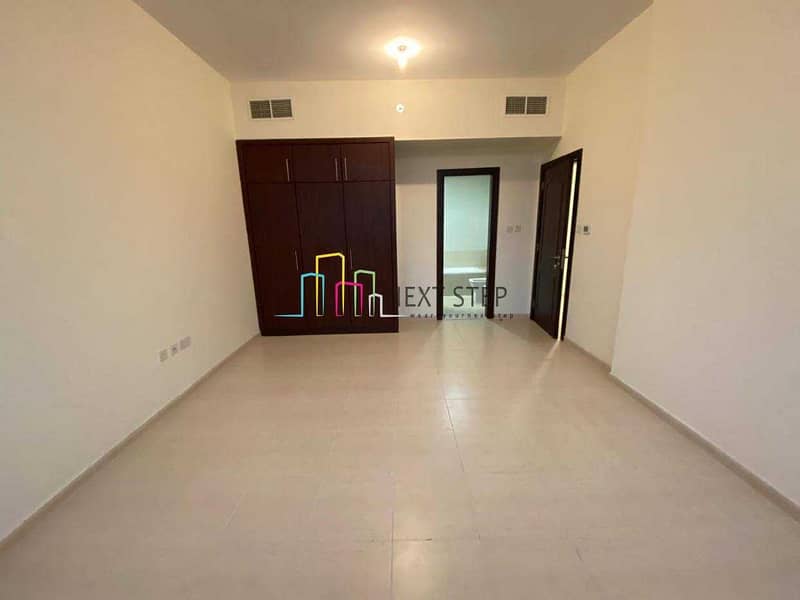 4 Captivating 2 Bedroom Apartment with Parking