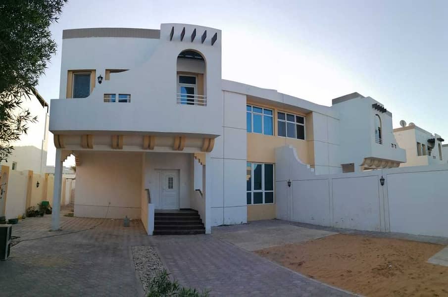 OFFER PRICE | 4 B/R VILLA + MAID ROOM | OUTSTANDING QUALITY