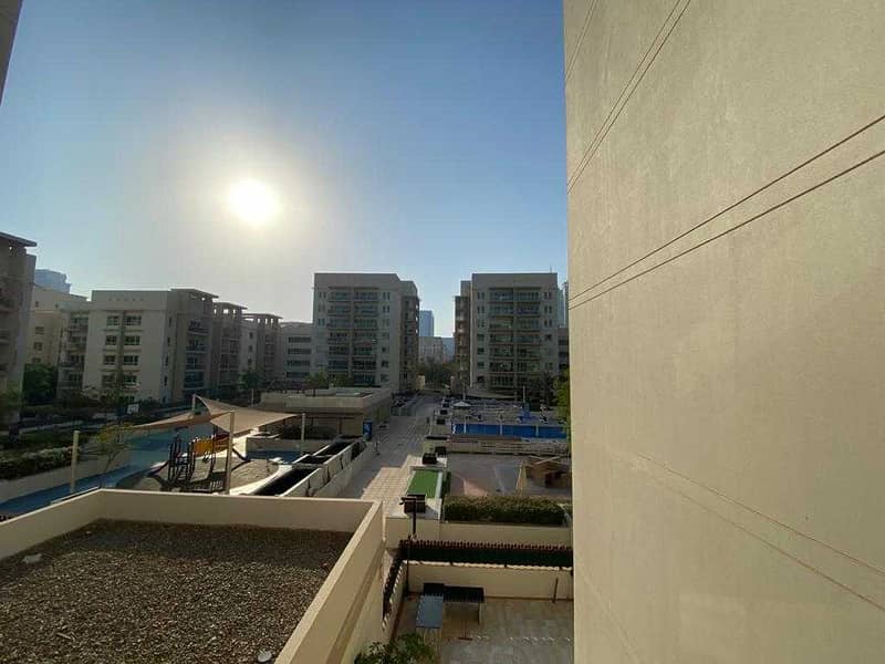 2 2 BHK / Partial Pool View / Investor's Deal