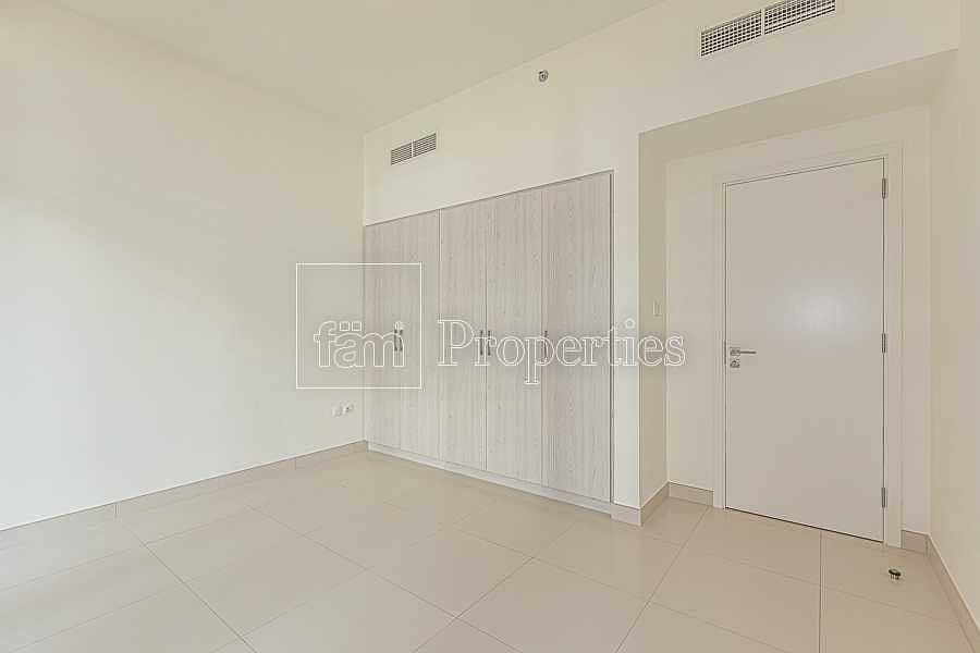 7 Exceptional Modern 1 bed Apt next to the mall