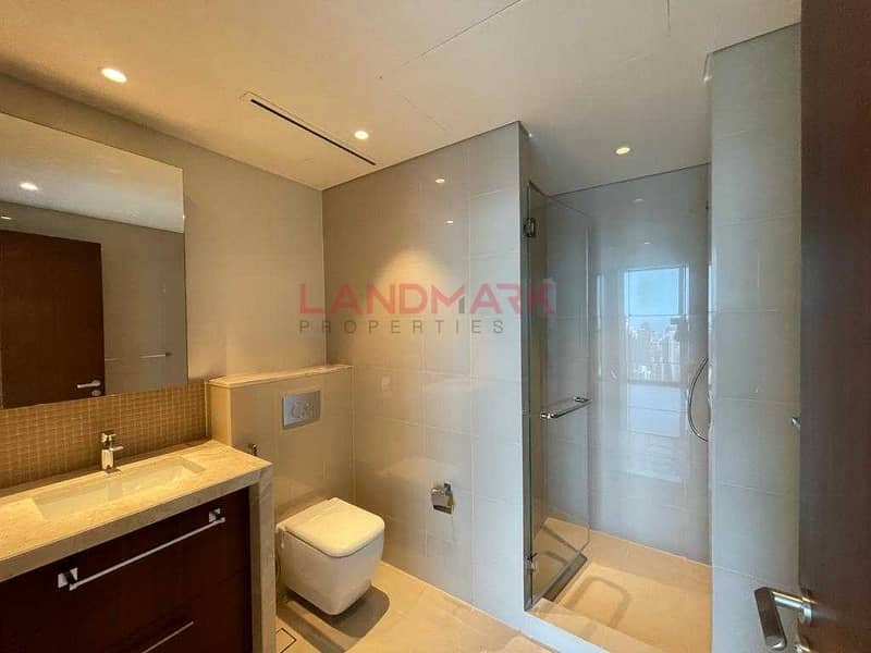 10 Burj Khalifa View | Huge 3 Bedroom Apartment in Boulevard Point