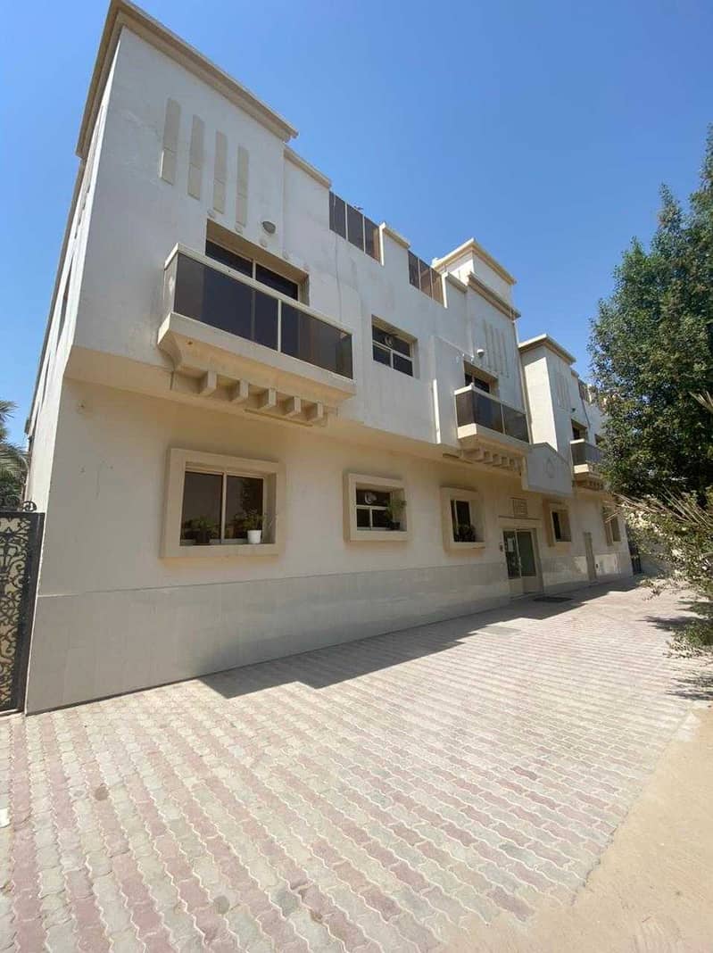 For sale, a building in Al-Rawda, in an excellent location, next to all services, for lovers of real estate investment and businessmen, free ownership of all sensibilities, at a snapshot price