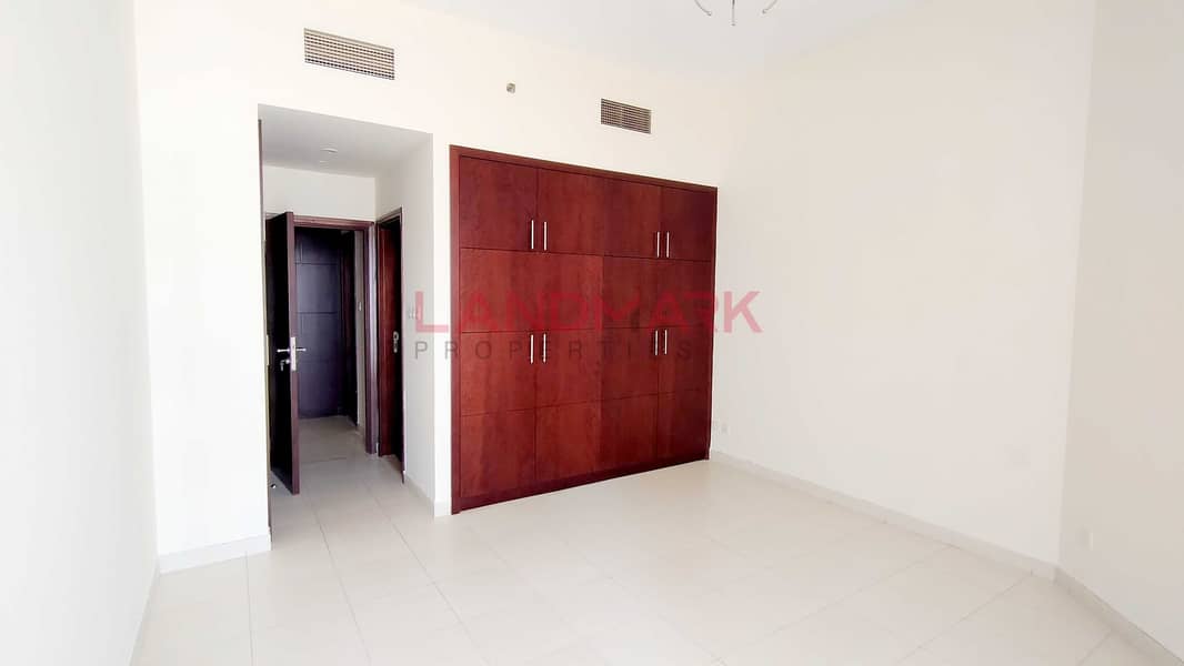 HOT/READY to MOVE/ KITCHEN APPLIANCES/ 1BHK in ARJAN HOT/READY to MOVE/ KITCHEN APPLIANCES/ 1BHK in ARJAN
