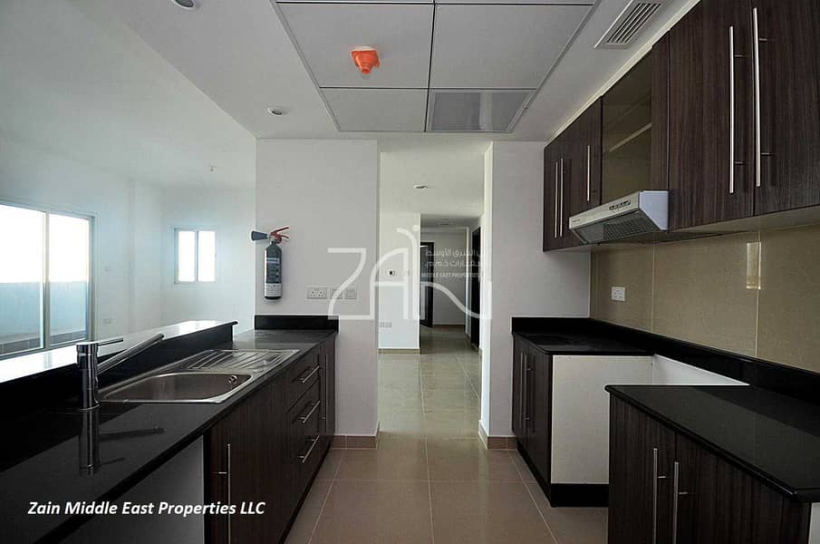 10 Open View 3+M Apt Large Layout Close to Shops