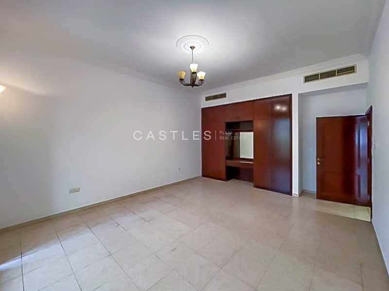 12 Can View - 4 bed+maids in JUmeirah 2