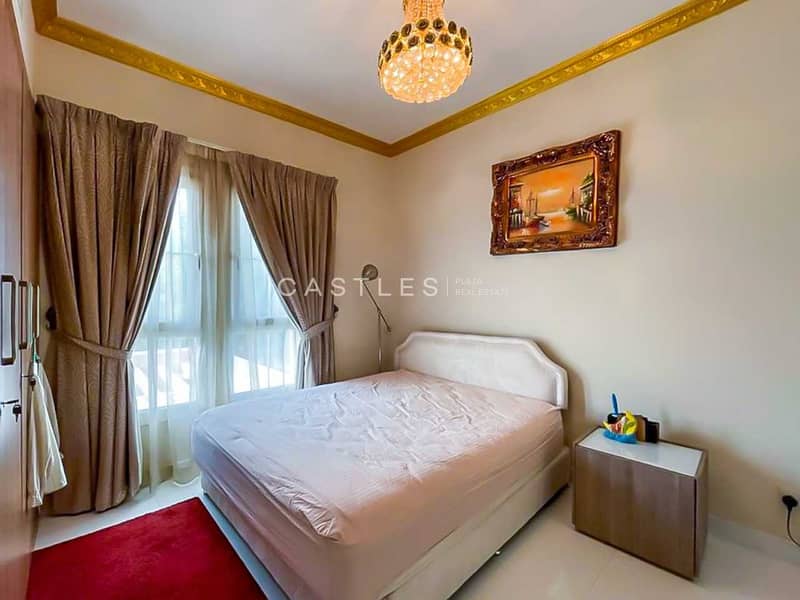 12 Fully Furnished - Spacious 3 bed+maids+study