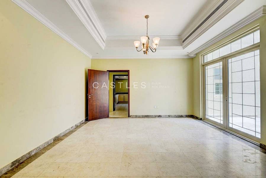 7 - Lake View- Upgraded - Furnished 4 bed+maids in Jumeirah Islands