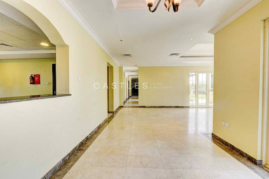 9 - Lake View- Upgraded - Furnished 4 bed+maids in Jumeirah Islands