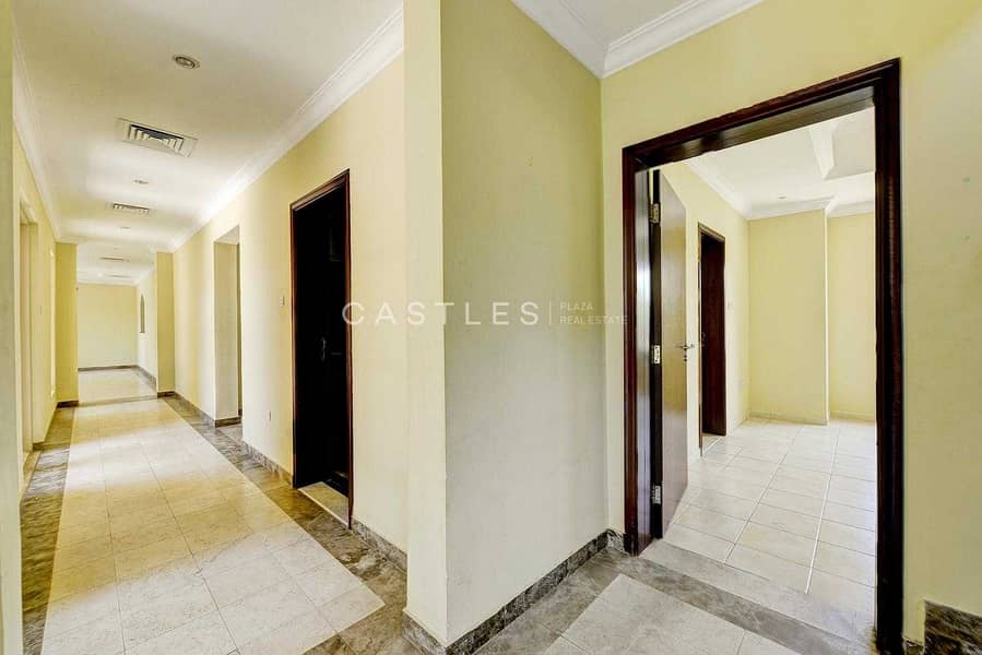 13 - Lake View- Upgraded - Furnished 4 bed+maids in Jumeirah Islands