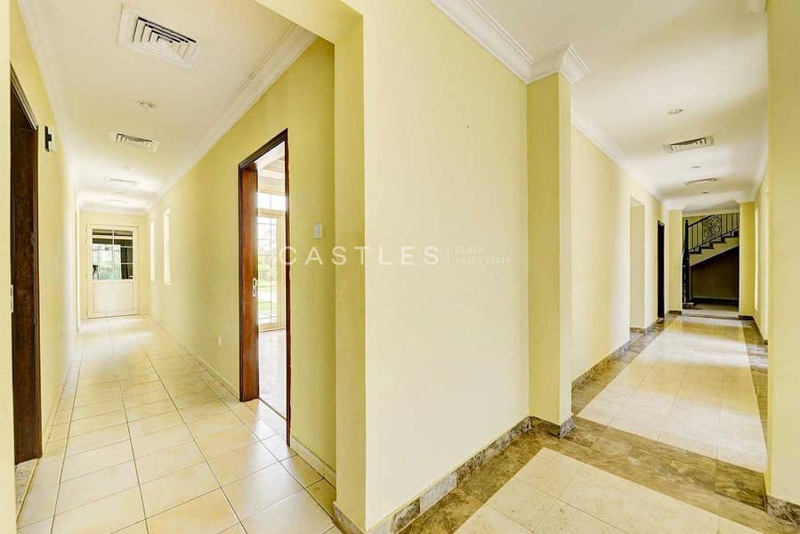 19 - Lake View- Upgraded - Furnished 4 bed+maids in Jumeirah Islands