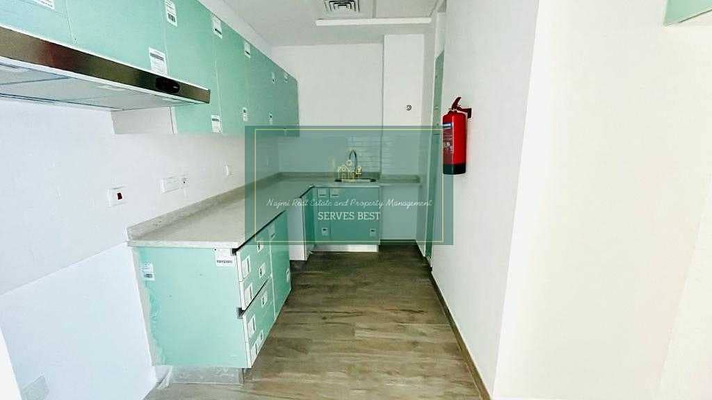 15 Brand New! Superb Residence in Partial Sea View! Maids Room !