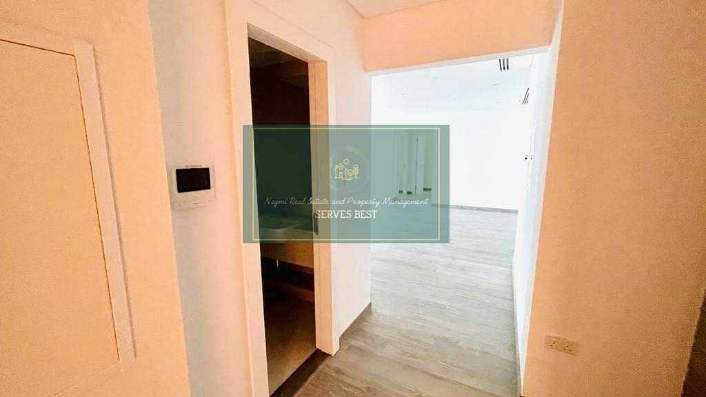 23 Brand New! Superb Residence in Partial Sea View! Maids Room !