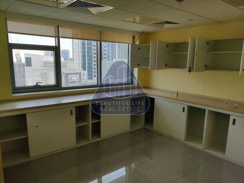 22 LAVISH OFFICE FLOOR FOR SALE IN BUSINESS BAY ASPECT TOWER