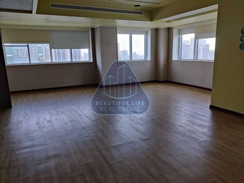 30 LAVISH OFFICE FLOOR FOR SALE IN BUSINESS BAY ASPECT TOWER
