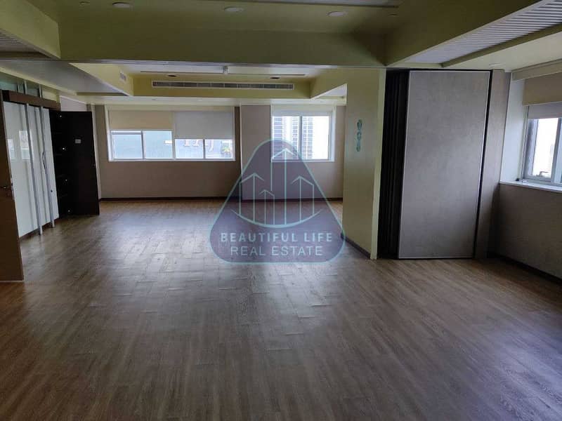 32 LAVISH OFFICE FLOOR FOR SALE IN BUSINESS BAY ASPECT TOWER