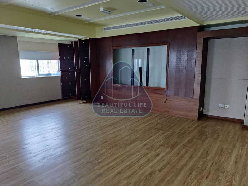 37 LAVISH OFFICE FLOOR FOR SALE IN BUSINESS BAY ASPECT TOWER