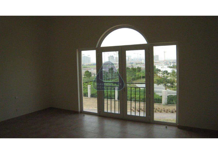 The Cheapest Townhouse  Unfurnished with Lake View