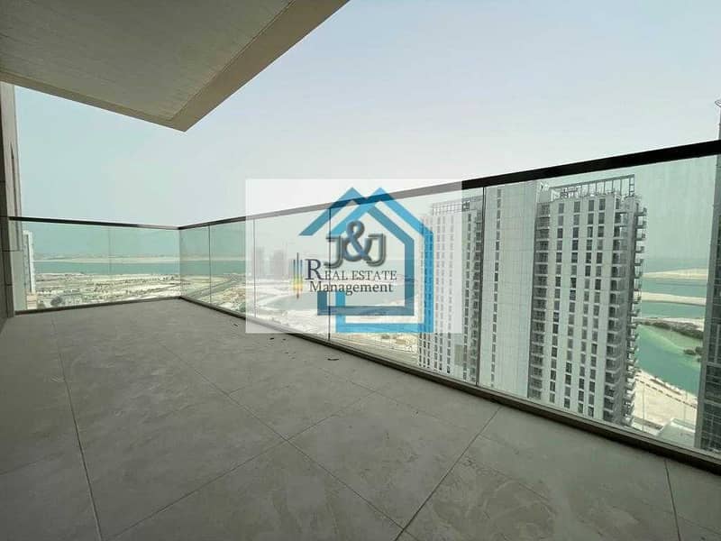Hot offer. ! No Commission. ! 2 Bedroom with Balcony+1 Month Free.