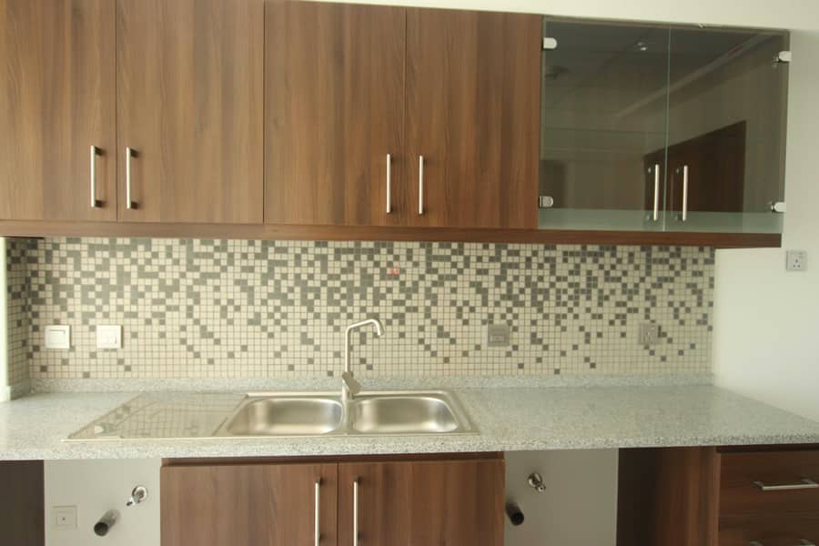 5 large 1 bedroom with balcony for rent in Jam Marina