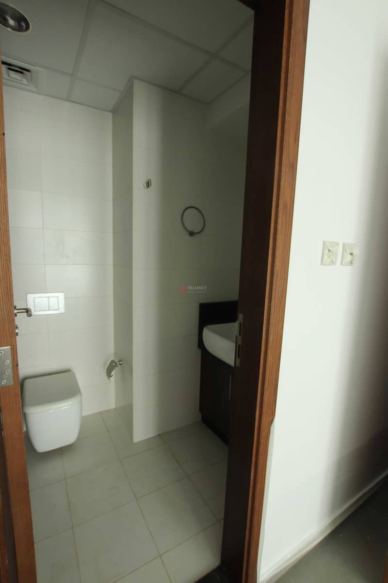 7 large 1 bedroom with balcony for rent in Jam Marina