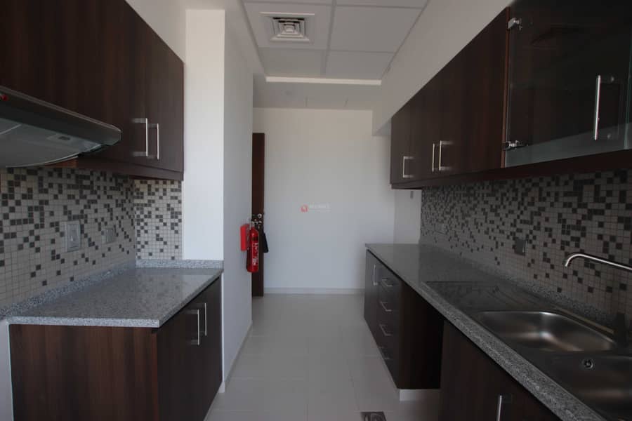 3 2 BR apartment with balcony in Jam Marina for rent