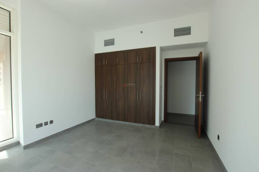 4 2 BR apartment with balcony in Jam Marina for rent