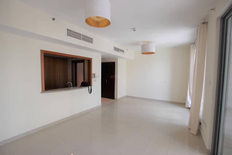 2 Luxury Apartment | Partial Burj  Khalifa View | Bright Apartment